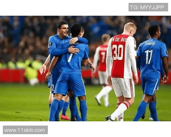 瓦勒伦与维京的精彩对决揭示足球战术与团队协作的魅力