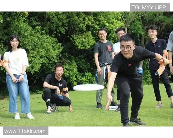 飞盘竞技新风潮：探秘广州飞盘队的战术反击与团队协作MBA