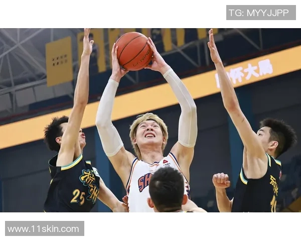 2018年CBA山东队与上海队激战回顾及精彩瞬间分析