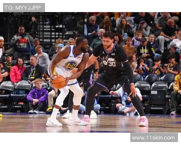 28日勇士与爵士激战正酣球迷期待精彩对决与精彩瞬间 28日勇士与爵士激战正酣球迷期待精彩对决与精彩瞬间